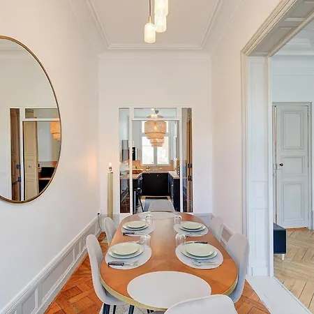 Spacieux - Type Haussmannien - Wifi