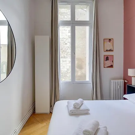 Spacieux - Type Haussmannien - Wifi Tours