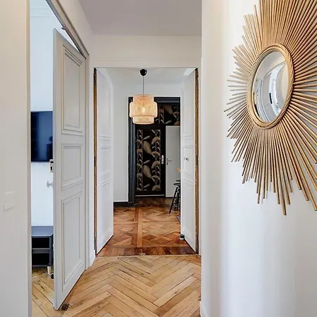 Spacieux - Type Haussmannien - Wifi 아파트