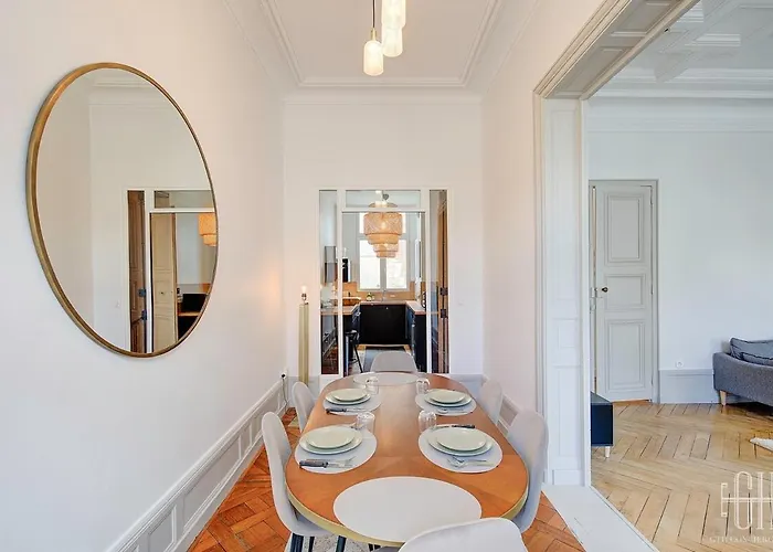 Spacieux - Type Haussmannien - Wifi