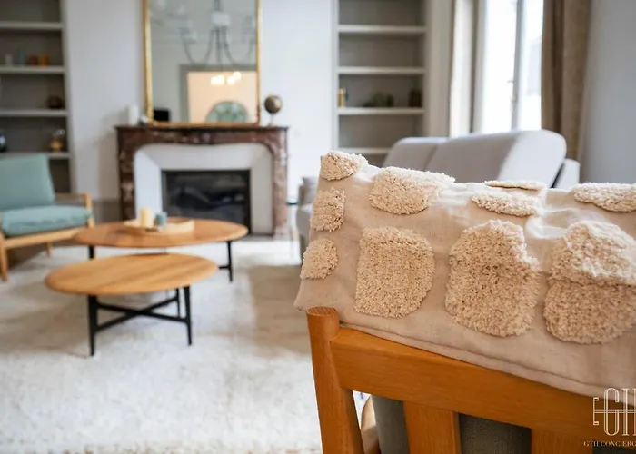 Spacieux - Type Haussmannien - Wifi