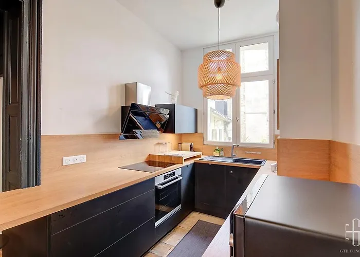 Apartment Spacieux - Type Haussmannien - Wifi *