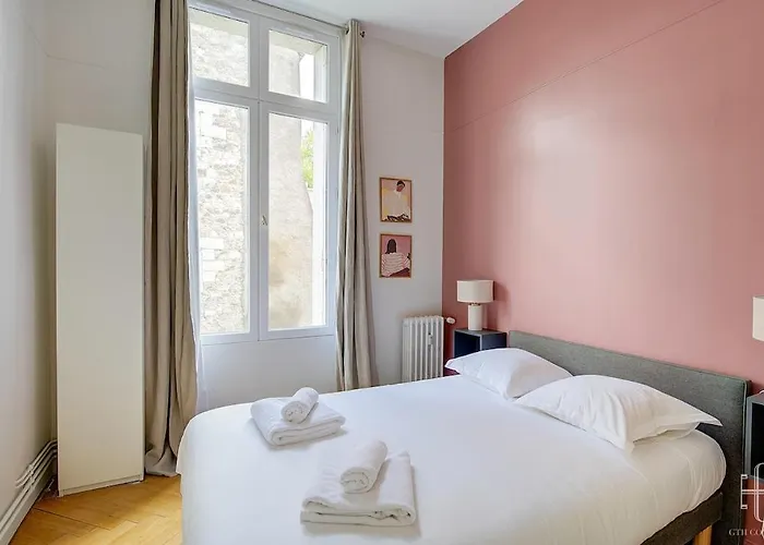 Spacieux - Type Haussmannien - Wifi